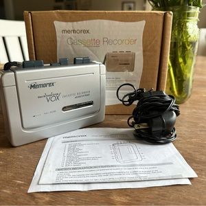 Memorex VOX Personal Cassette Recorder Built In Speaker MB1055 VINTAGE BOX CHG